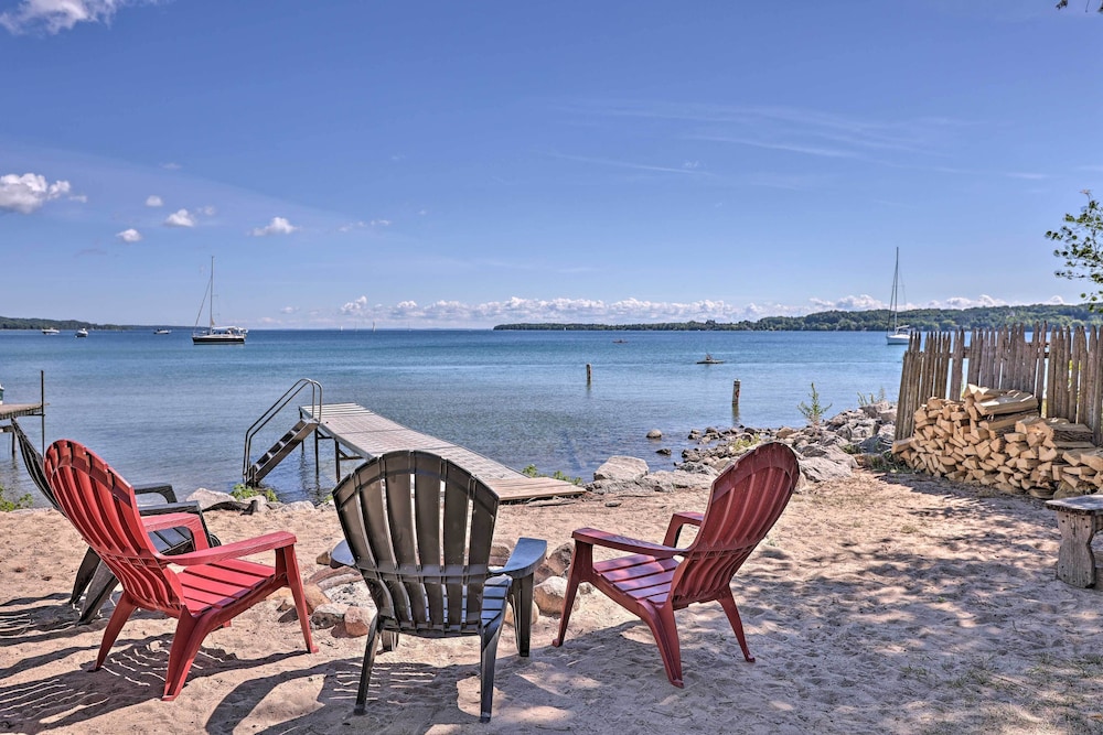 Suttons Bay 'bayview Cottage' w/ Deck & Gas Grill! view 2