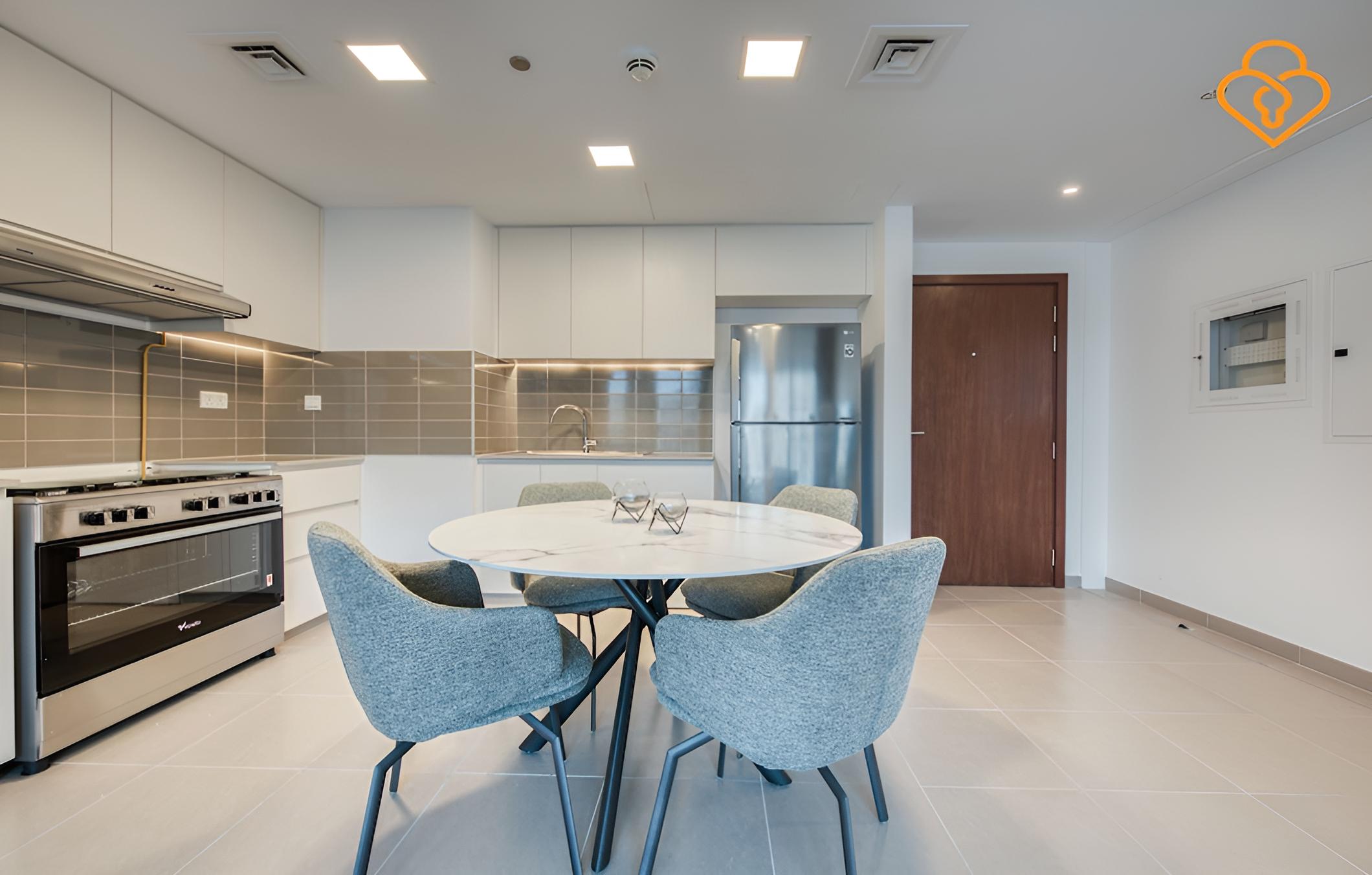 2 B/R Apt 425 Hayat Boulevard Townsquare