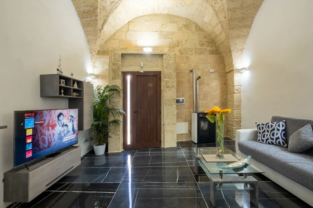 Elegant Palace With Whirlpools