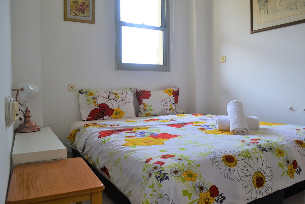 2BDR Amazing Location with Parking view 5