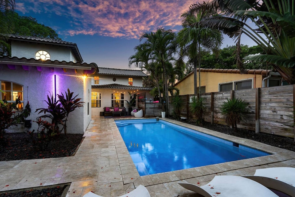 Chic Retreat Heated Pool Floats Close to Beach