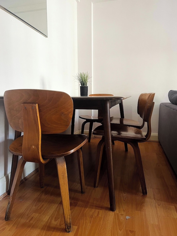 Marble Arch Chic Apartment With Air Conditioner