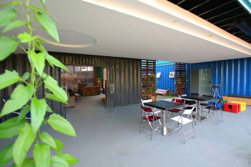 Tetris Container Hostel