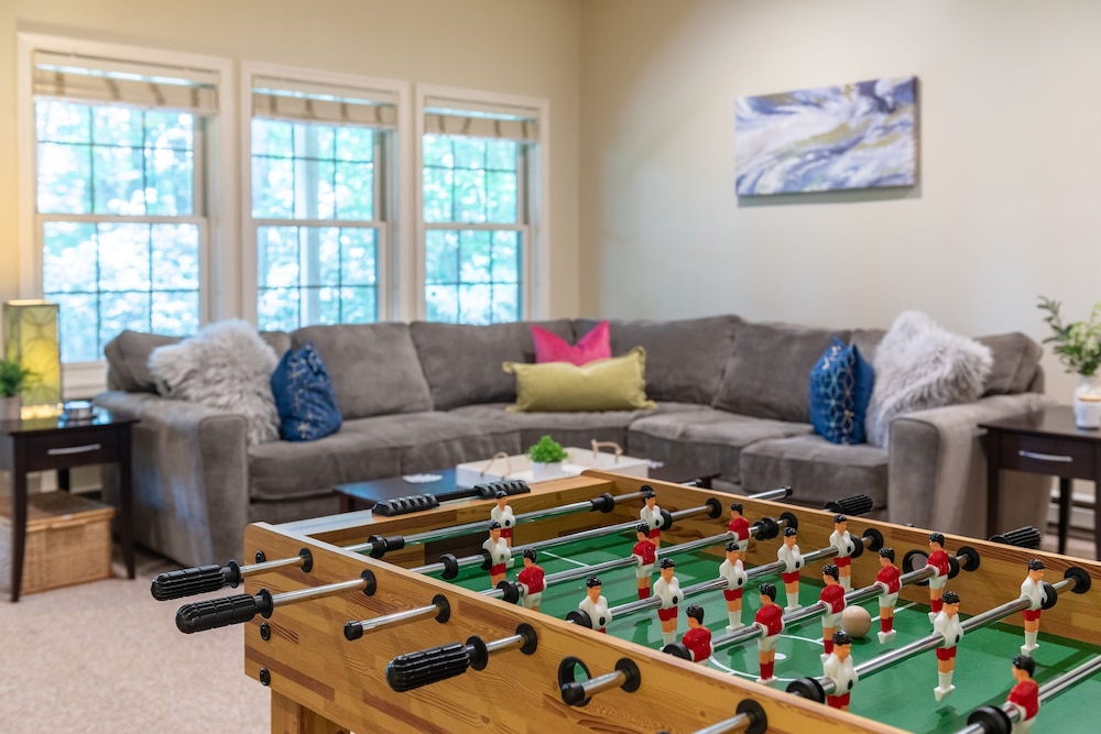 Highland Hideaway by Avantstay Group Poconos Retreat w Patio Game Room