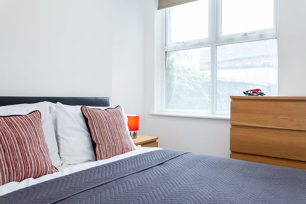 5 Bed House near Manchester view 4