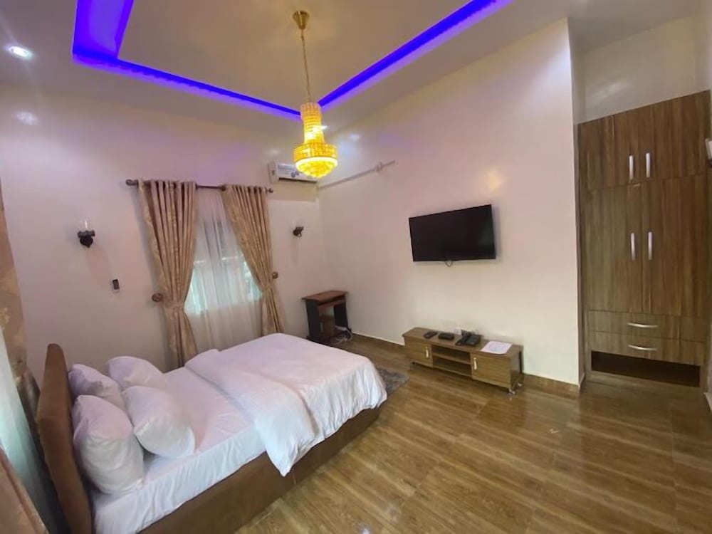 Okin Apartment