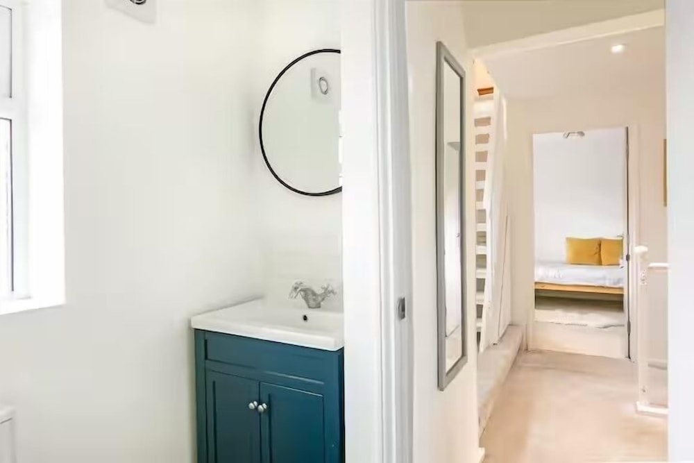 Charming 4 Bedroom Home Near Oxford
