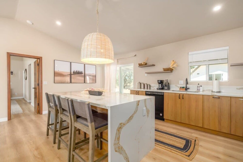 @marbella Lane - Charming Tranquil Hideaway
