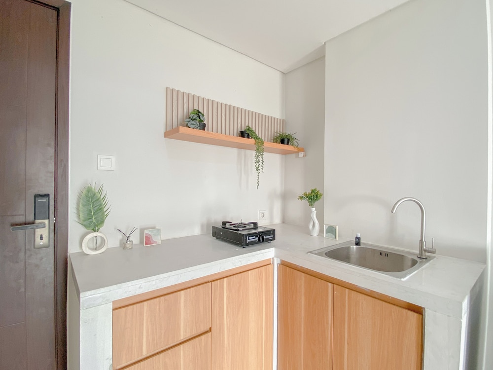 Cozy Studio Daan Mogot City Apartment