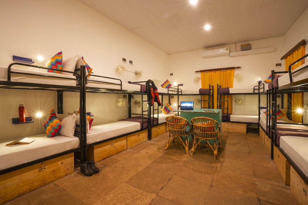 goSTOPS Lite Goa, Calangute