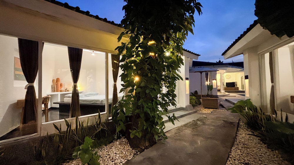 LaLeBay Seminyak