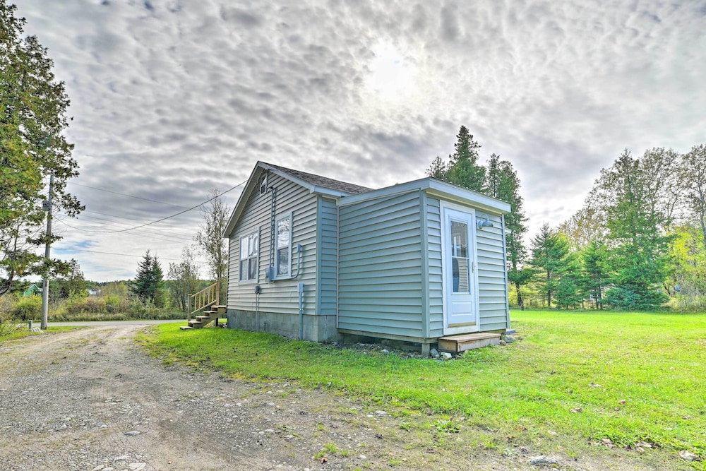Cozy Cedarville Cottage - Walk to Lake Huron! view 3