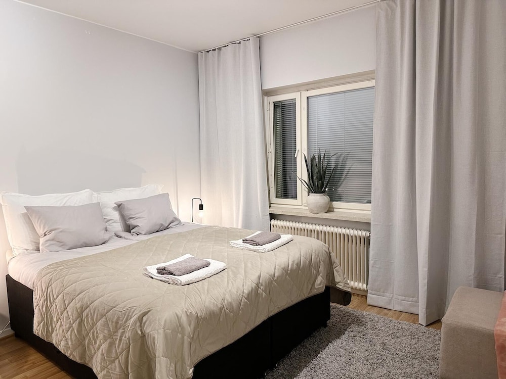 Bright & Cozy 2BR Home in Central Lahti