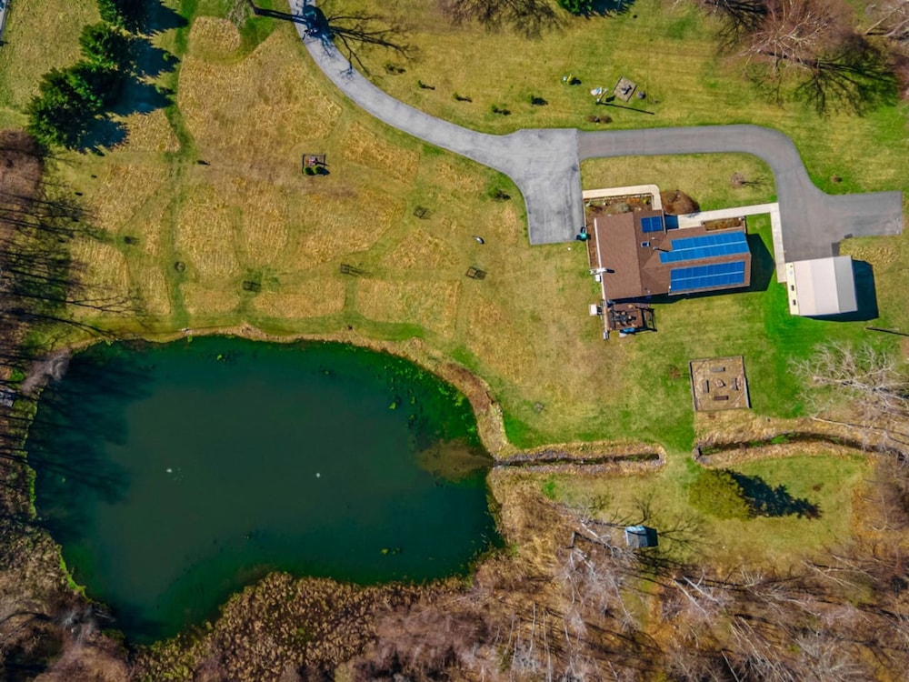 Private Pond Cozy Home Enjoy