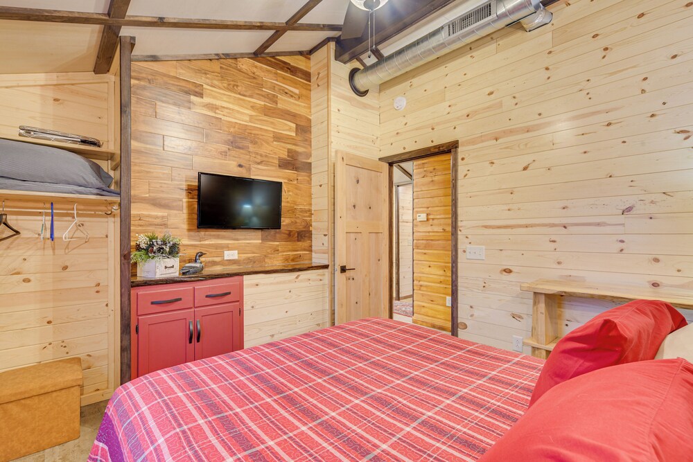 Minong Flowage Cabin w/ Fire Pit & Dock!