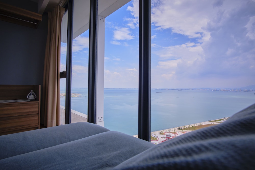 Family Suite Sunrise Gurney Penang photo 6