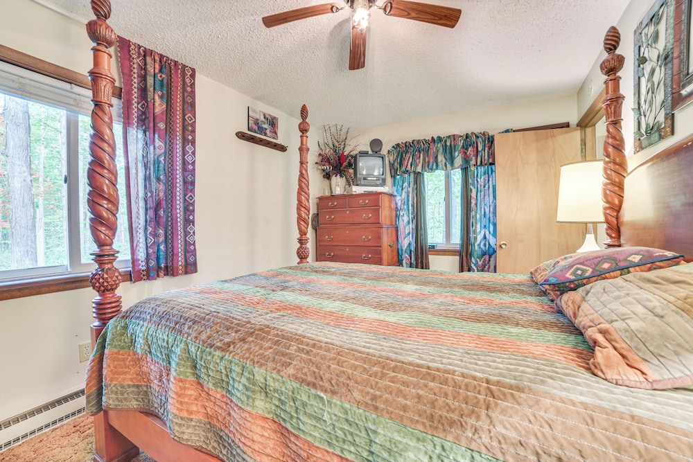 Indoor Pool Access: Cabin in Lakes of the North!