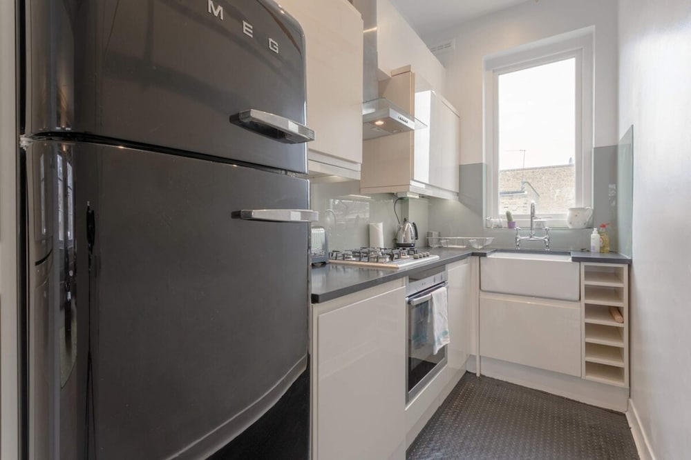 Vibrant 1 Bedroom Flat In Islington With Garden