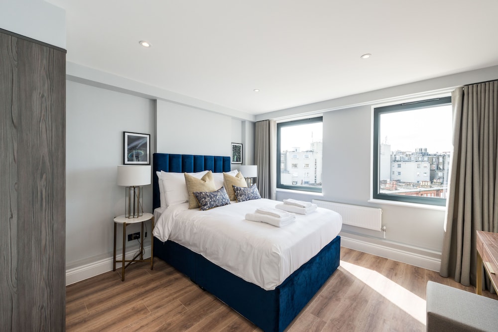 The Carlyle - Elegant Serviced Apartments