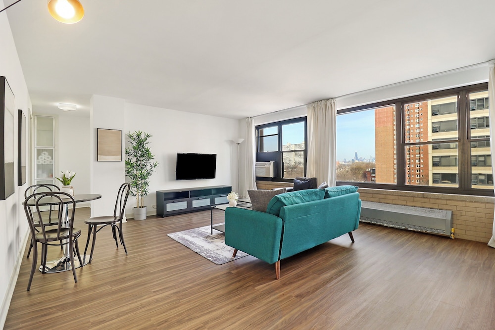 2BR Apt in Hyde Park - Algonquin 8E