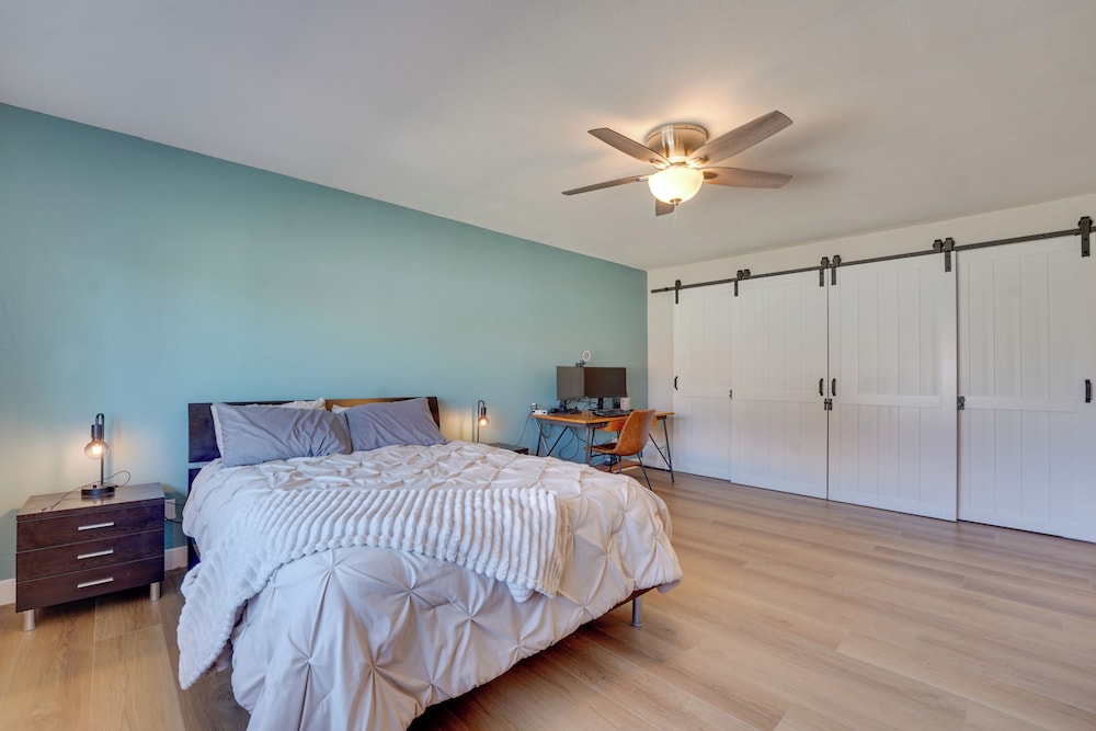 9 Mi to Downtown Tempe: Condo w/ Pool Access