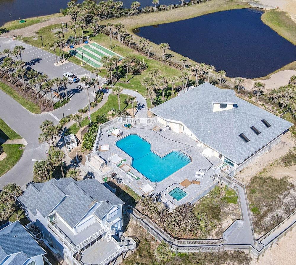Sea Colony Cottage - Beachside Cottage in Beachfront Community w Pool