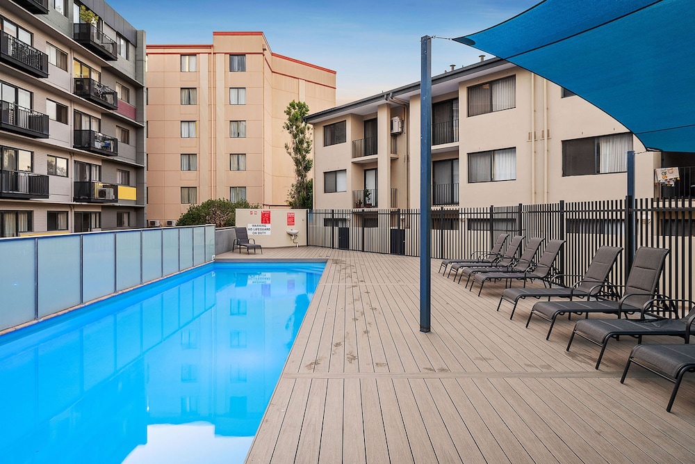 Bespoke East Perth - Sleeps 2 - Superior Wifi
