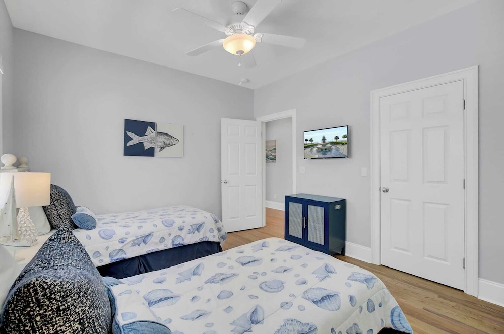 6 10th Avenue by Avantstay Steps to the Beach Pool 2691 Sqft