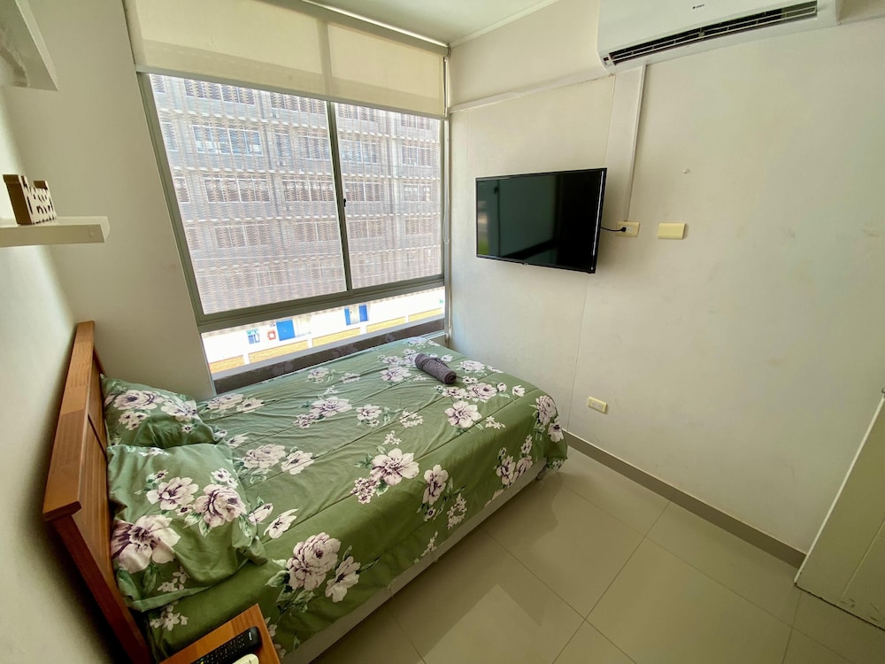 Apartment with Pool, Gym & A/C (507)