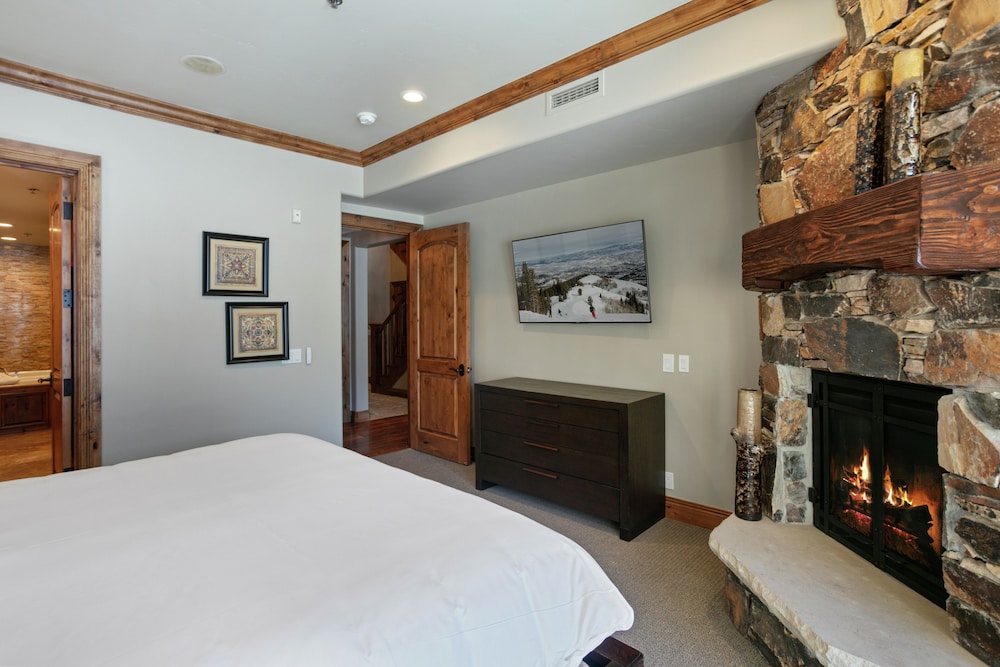 504 - Five Bedroom Penthouse Grand Lodge 5 Condo