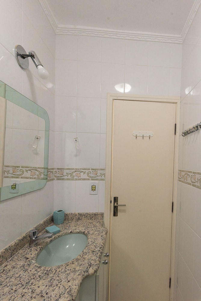 Cavalinho Branco Flat Para 4 Pessoas c Piscina