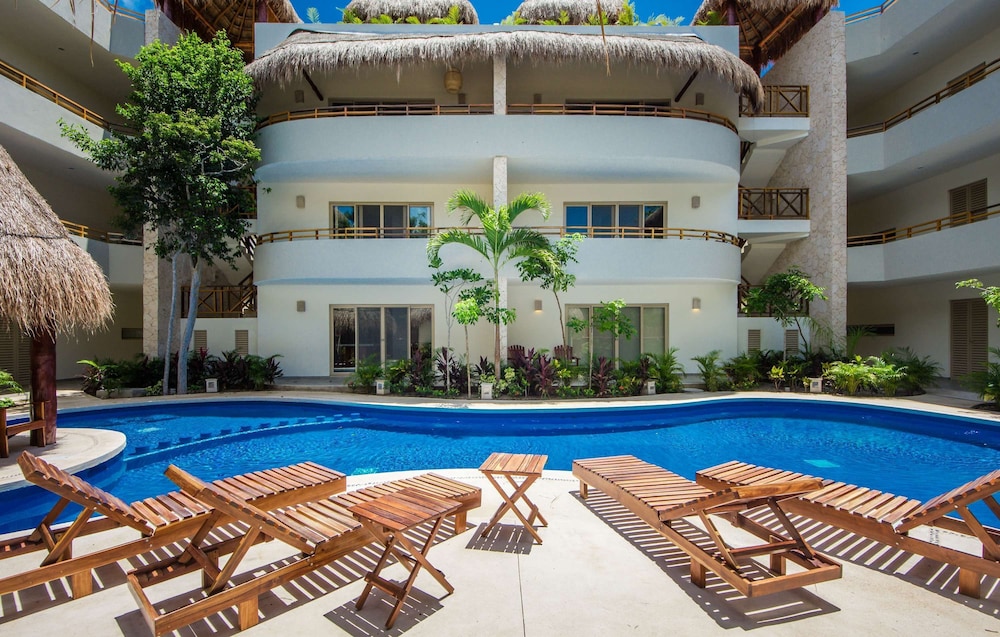 Super Spacious Apartment With Pool in Aldea Zama