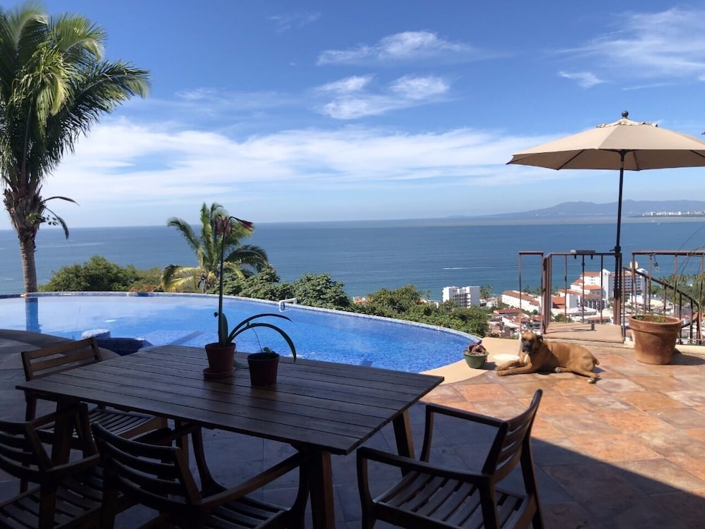 Artes Bed & Breakfast view 2