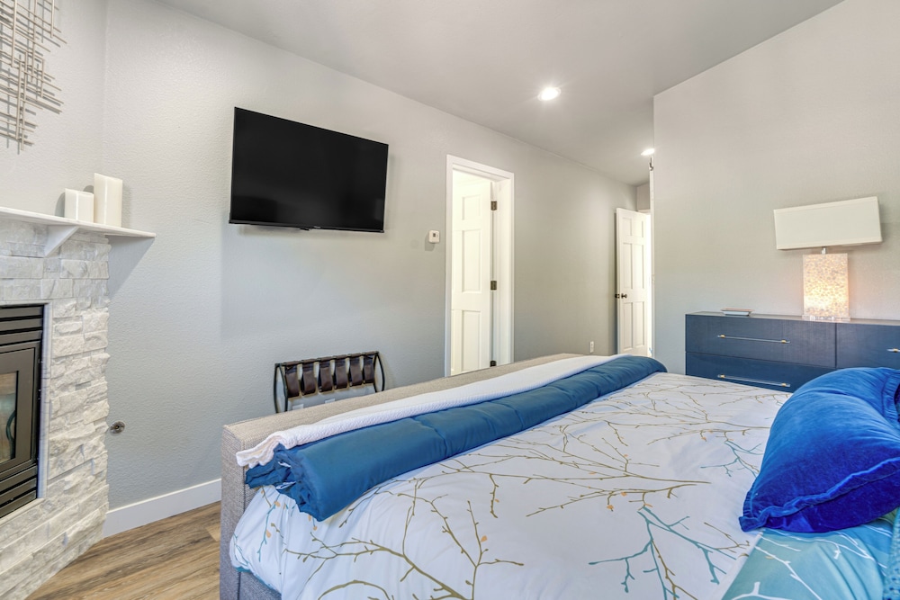 8 Mi to Copper Mtn: Frisco Home w/ Shuttle Access