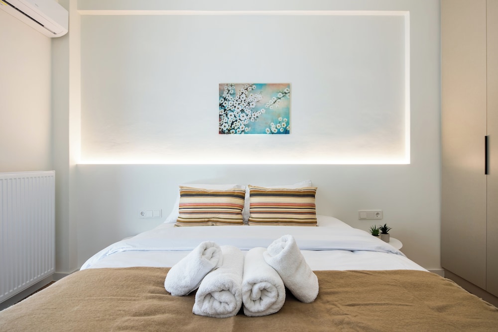 Mystique 2-Bedroom Apartment in Athens