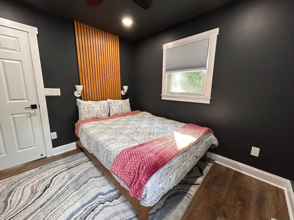 A122 Malone Home