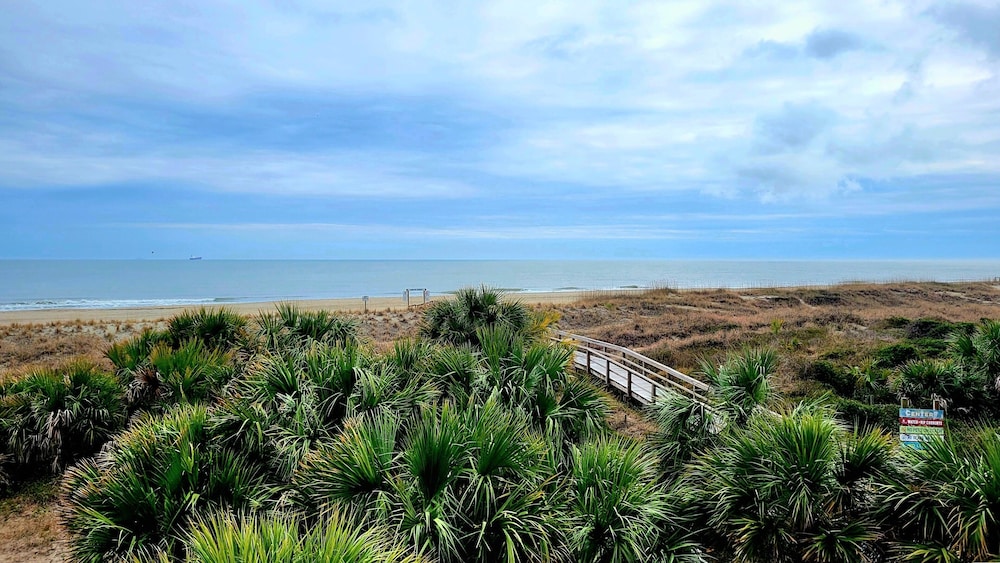 Beach House 2 by Tybee Vacation Rentals