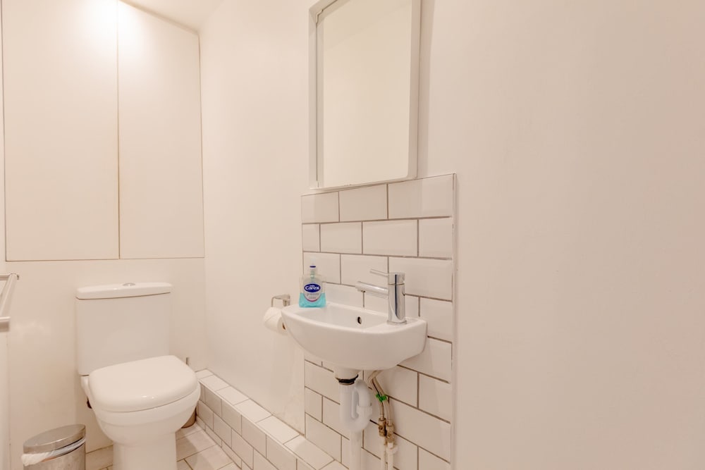 Homely 2BD Flat W/private Patio Near Maida Vale!