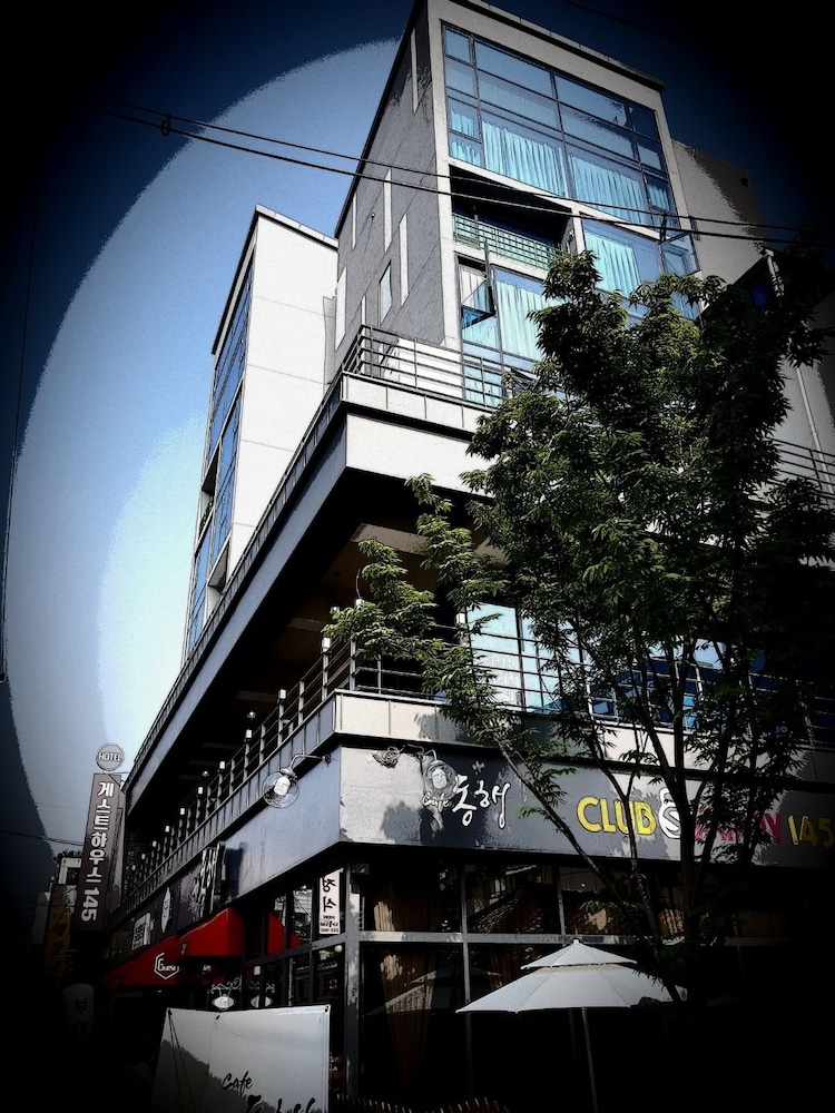 Hotel Guest 145