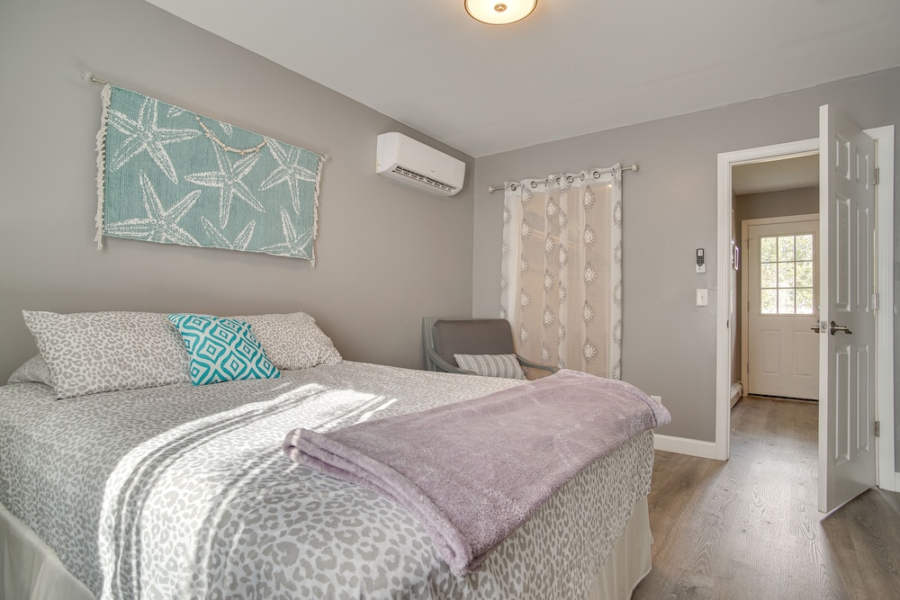 ~ 1 Mi to Beach: Cape Cod Apt in South Yarmouth