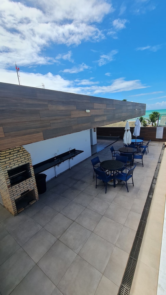 Flat Charmoso Vista Mar by La Playa