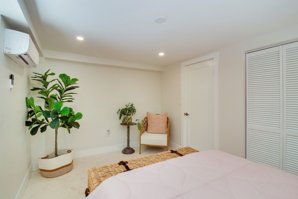 Walk to Beach: Tavernier Apartment w/ Patio!