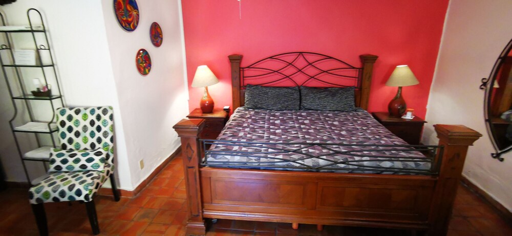 Hotel Rosa Morada