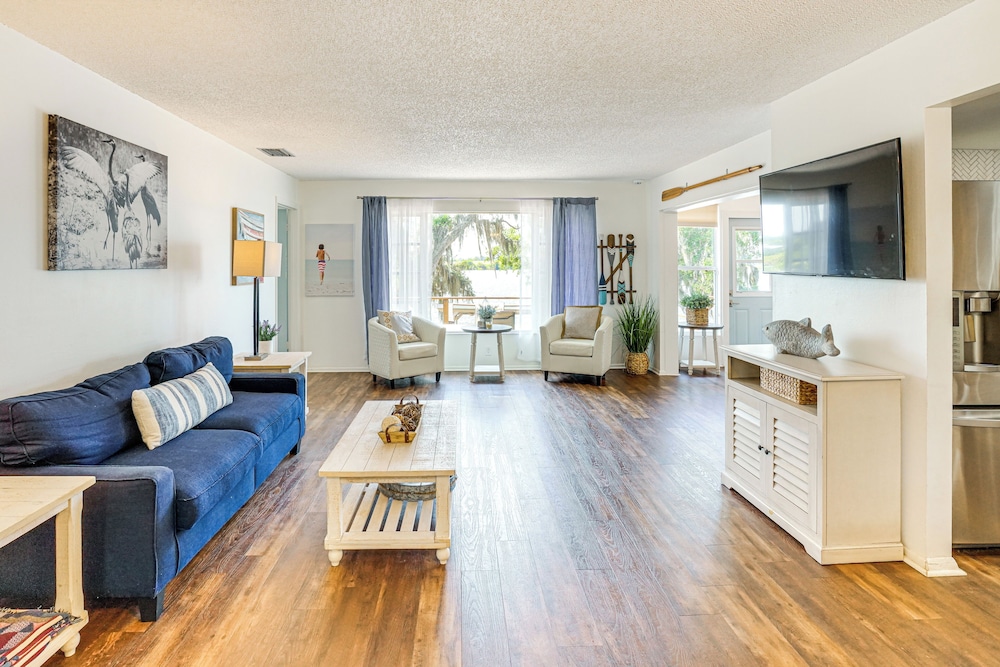 1 Mi to Downtown Lake Placid: Waterfront Retreat!