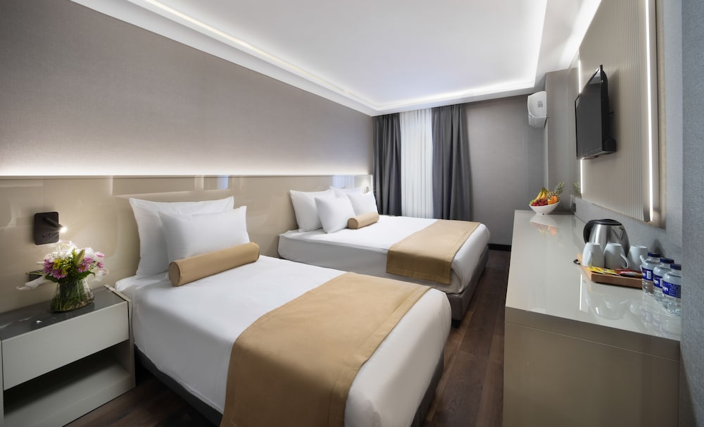 Pianoforte by Febor Otelleri ve Spa - Image 11