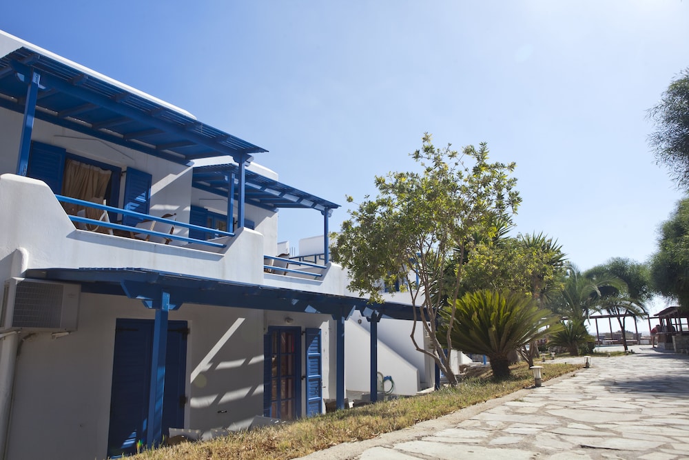Aeraki Studios & Apartments
