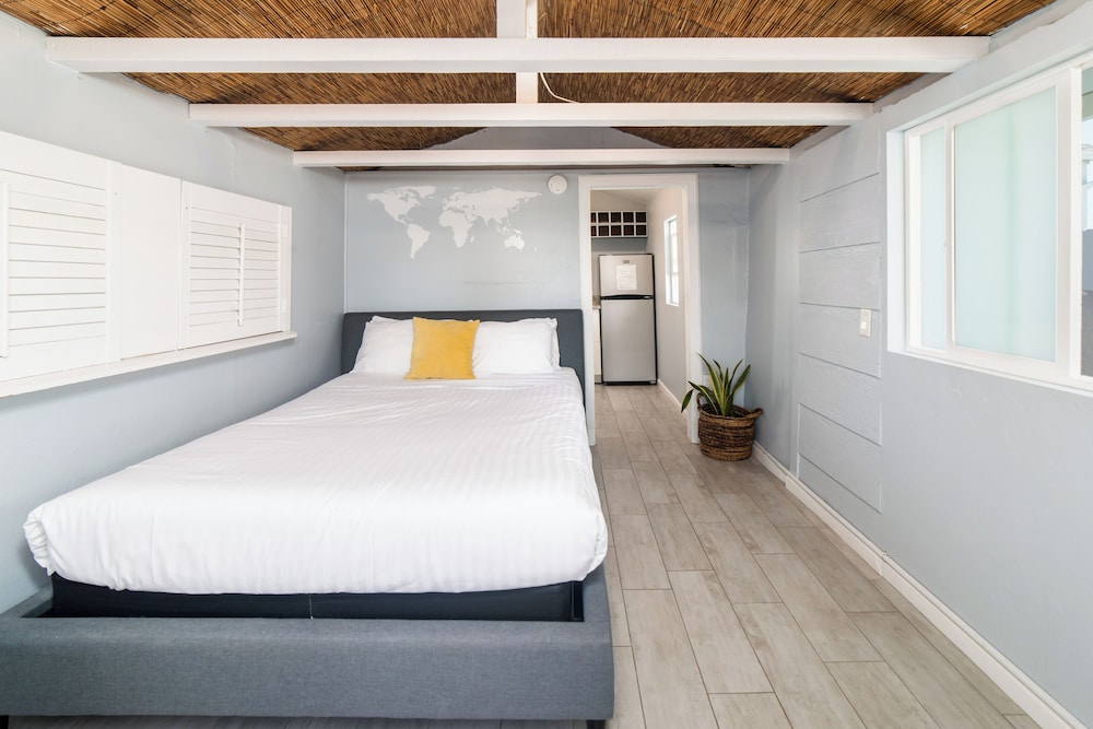 Pacific Bungalow view 4