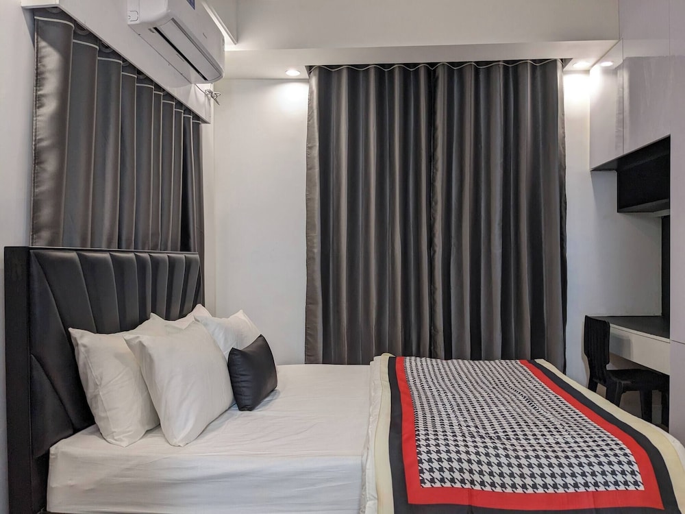 Minimalist Apt at DAC Intl Airport Msg to Avail Special Offer for Flight Catcher