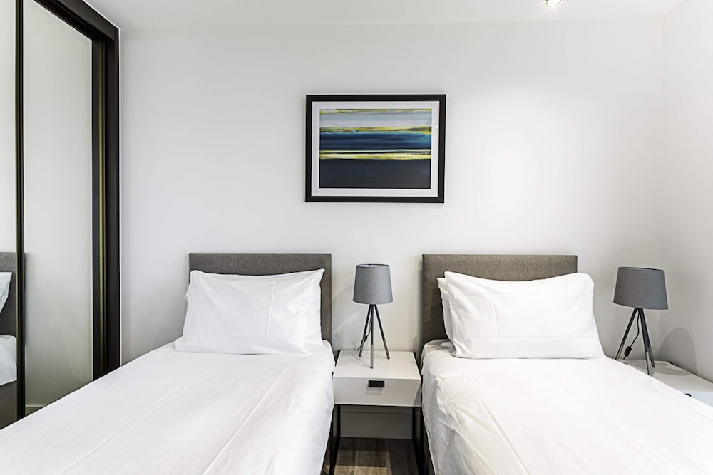Icon Tower Flat IV