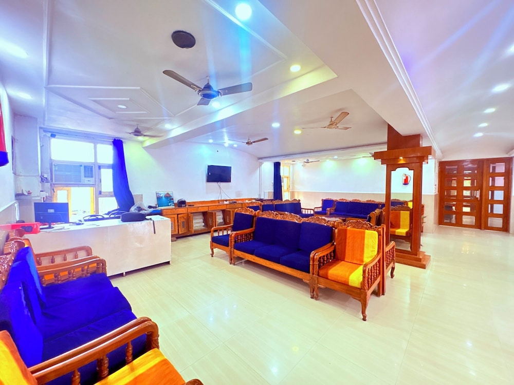 Binapani Hotel & Restaurant Tarapith